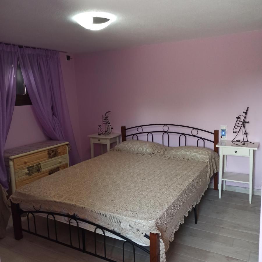 Εξοχική Κατοικία - Cottage Τίνα Líri Exterior photo